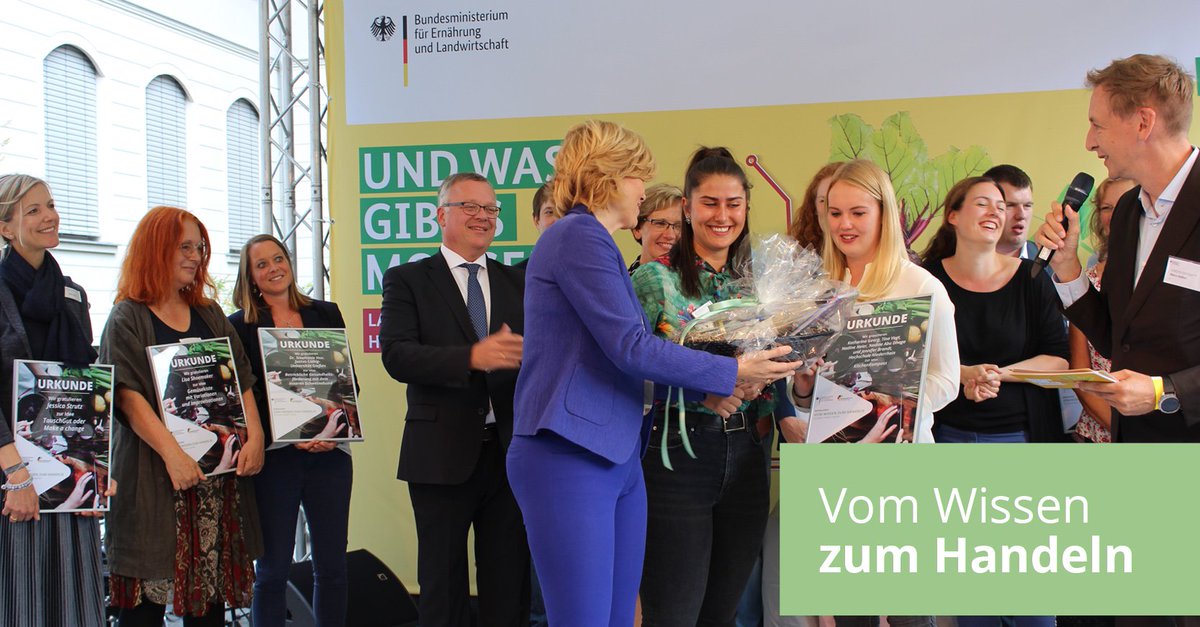 bzfe_de's tweet photo. Vielen Dank für eure zahlreichen Votes!
Eure Favoriten-Idee ist:
KitchenKompass – herzlichen Glückwunsch!
Am vergangenen Wochenende fand in #Berlin ein #Kochworkshop mit @AngermannLisa für unsere zehn Finalisten statt, gefolgt von der offiziellen Prämierung hier im #BMEL. https://t.co/KredRF9ieB