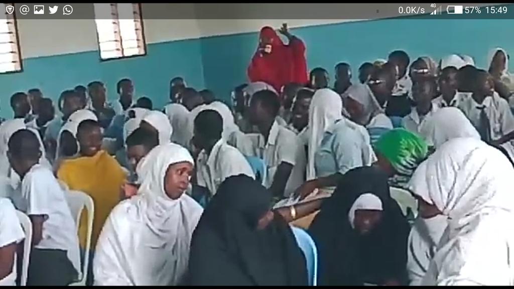 SadearH's tweet photo. A word of encouragement can change attitude of students towards education. 
Many girls drop out of school after going through the cut. 
I was privileged to talk to students from different schools at a mentorship forum.
#EndFGM
@lolojuberna @EstherPassaris @GMCEndFGM @TheGirlGen https://t.co/UXPTcLPMnC
