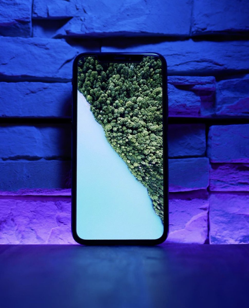 celluhhhhhhhhhh's tweet photo. 📱💙💜
(📷: @ispazio)
#iMore #iMoregram #Apple #iPhone #iPhoneX https://t.co/rLEgGBLnQz