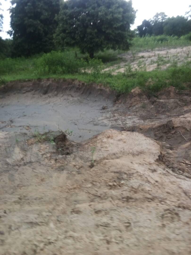 Mr_dreevo's tweet photo. @GovUmarGanduje sir this road is just 11Km from #Durbunde town to #Kafin Lafiya town to #Diribo town and finally to #Karfi town. https://t.co/aF2SM6P8gt