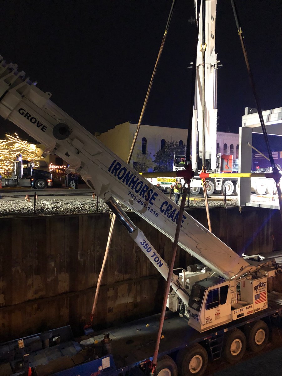 DoranCompanies's tweet photo. Monday morning pop-quiz: How do you get a 350-ton crane that weighs 163,000 pounds out of a hole?

A: Easy, use a bigger crane! A 550-ton crane, to be exact.

#teamdoran #justanotherdayswork #Rex26 https://t.co/ao9NbfIzaP