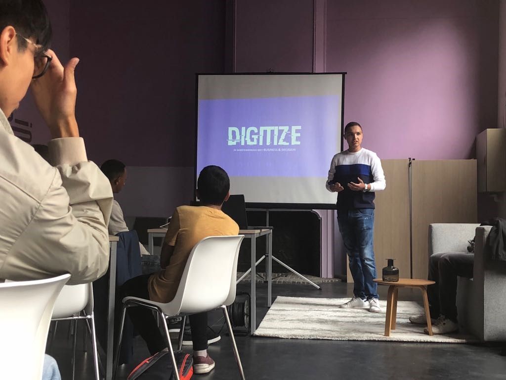 BDBELGIUM's tweet image. As of today, numerous 15-29-year-olds are getting digitized @ the Save Your Hood summer camp! Our B&amp;amp;D consultants Mohamed Aarab and Ibbe Borghijs are handing them Scratch and WordPress tools to save their hood and conquer the workplace! #WannaDigitize #SaveYourHood #Getdigitized