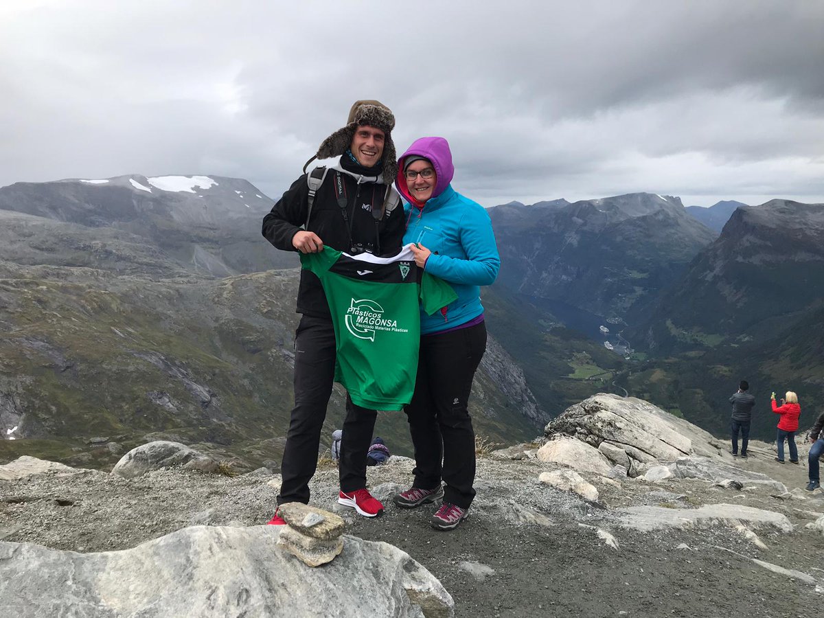 CDVillamuriel's tweet photo. Vacaciones Villa.
Jesús Ramírez y Alicia Garrido desde los Fiordos Noruegos. https://t.co/BlRW7OxV3s
