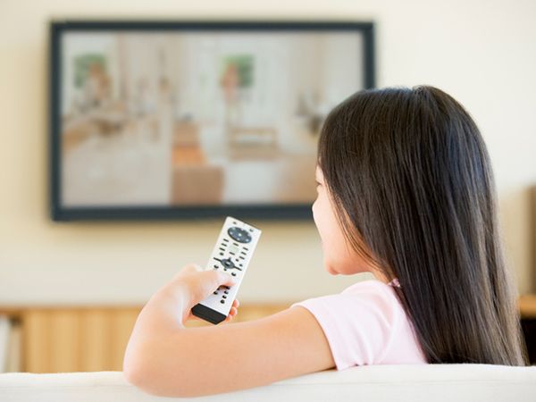 LetsMoveSTL's tweet photo. Did you know that TV can influence your child's eating habits? @kidseatright explains the connection between type of TV watched and eating patterns. Read more and let us know your thoughts! https://t.co/2ubD6qKtQI #TV #kids #healthy #active #nutrition #RDchat #lifestyle #mindful https://t.co/9DdV721NHH