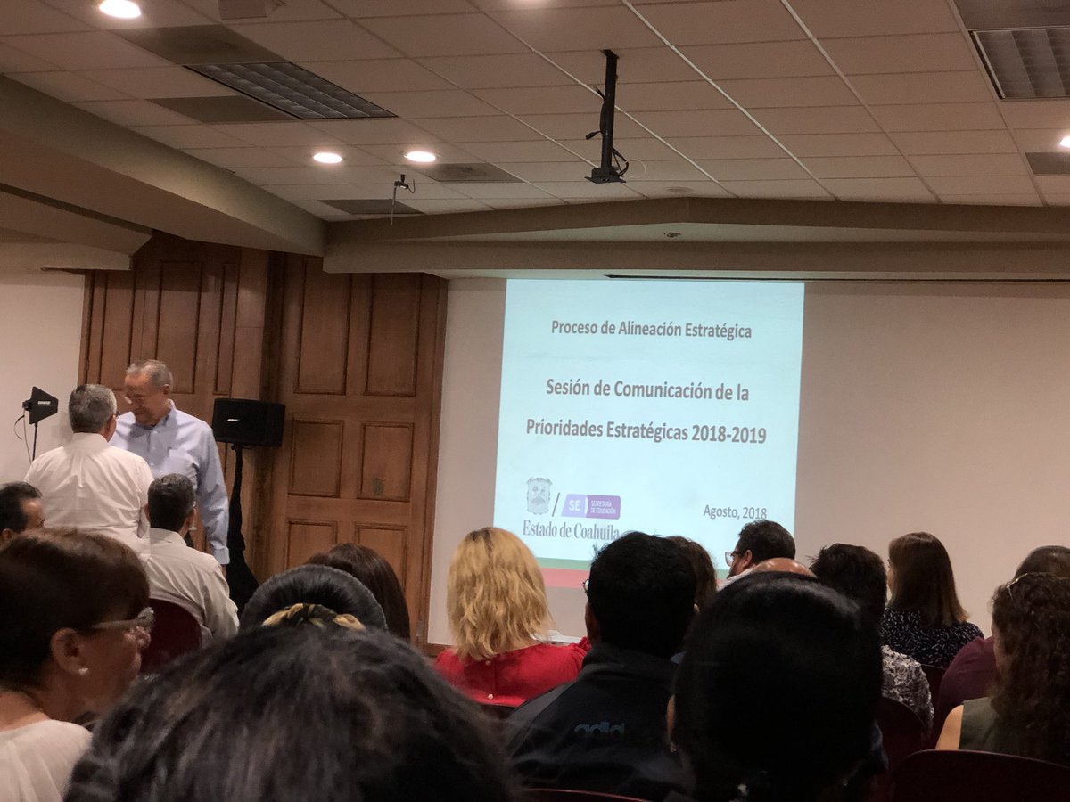 cobacjfeo's tweet photo. El día de hoy el Secretario de Educación El Dr. Higinio González Calderón presidió la sesión de comunicación de las Prioridades Estratégicas 2018-2019, estableciendo un Proceso de Alineación Estratégica. #saltillo #cobac #jfeo #gocoahuilago https://t.co/7qftbG5TRL