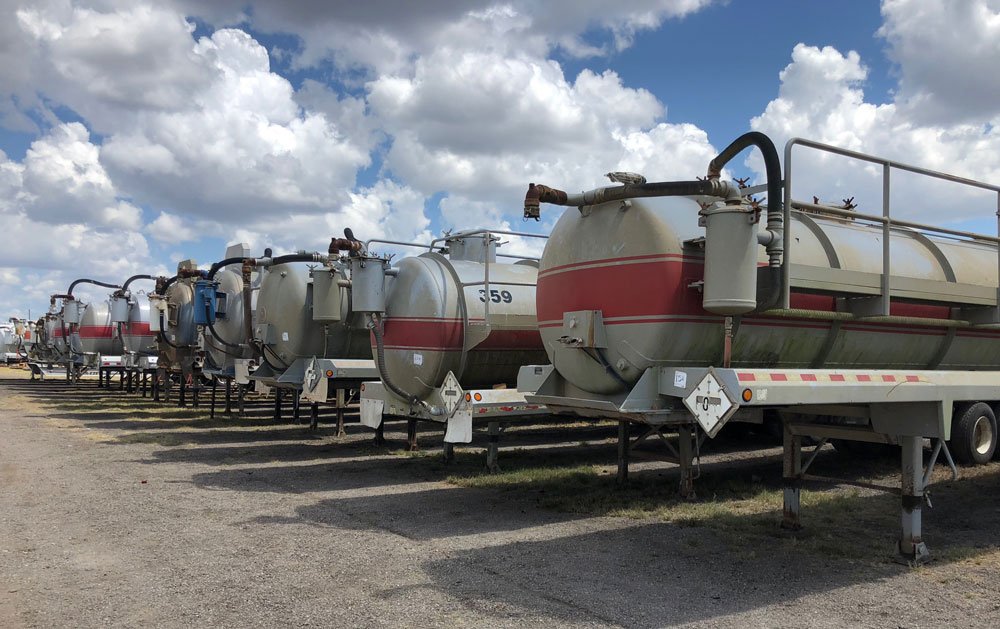 TXAuctioneers's tweet photo. #AuctionDay Tomorrow. #Prebidding now open, get your bid in now! Big trucks plus more! Over #100lots to be sold. Visit https://t.co/1eU9ZRYMxl to bid now. #auctions #auctionhouse #usedtrucks #trucksfarsale #buyonline #semitrucks #auctionsale #onlineauction #getdeals #auctionbuy https://t.co/azI0V6qTGw