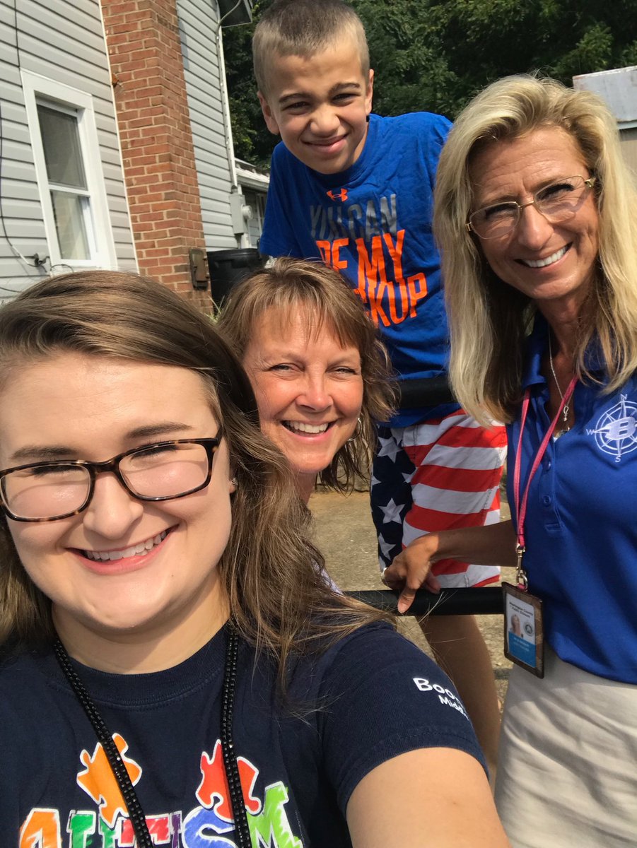 webberbarbara's tweet photo. #warriorwelcome #dreamteam #studentselfie https://t.co/iizEwHATJS