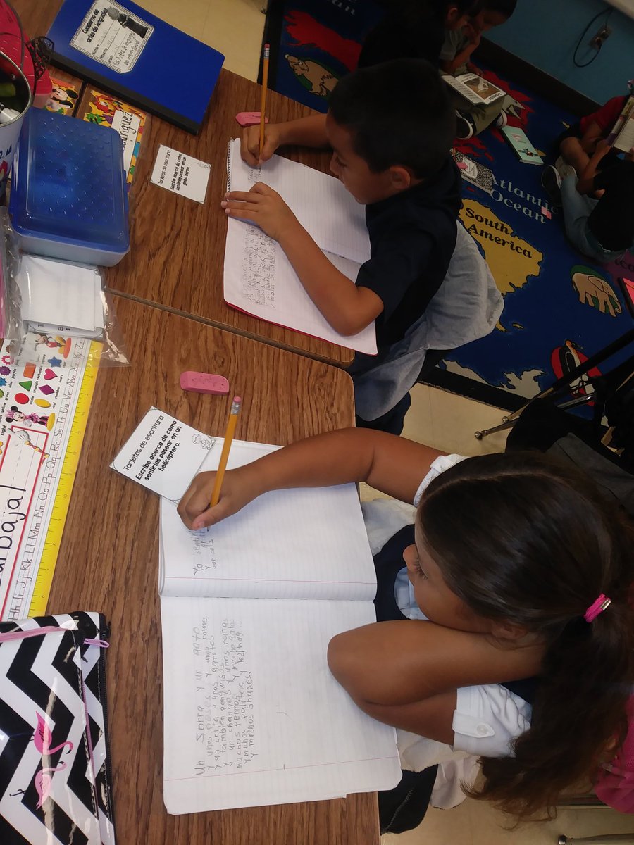 Daisy90413204's tweet photo. Students in their Learning Stations during Guided Reading....📓📝 @fmeeagles https://t.co/AQpBqd7Fxz