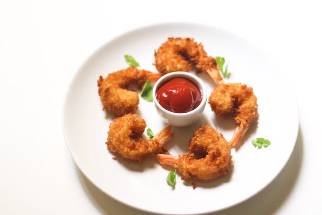 indianclaypot's tweet photo. These gorgeous crispy fried prawns are not only a delight to your eyes but also a delight to your heart! 
https://t.co/tBF2bhVgl8
#foodporn #foodie #recipes #delicious #yummy #getinmybelly #nomnom #food #foodbloggers #recipe #RecipeOfTheDay #homemade #eatclean #starters #seafood https://t.co/UxM12JU90D