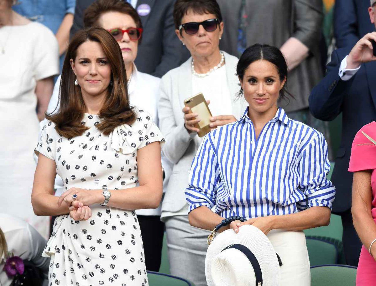 CDMXConnection's tweet image. ¿Por qué Meghan Markle y Kate Middleton sí pueden usar tiaras? Vaya que la realeza tiene códigos de vestimenta muy específicos. ow.ly/Ss4U50ihGto