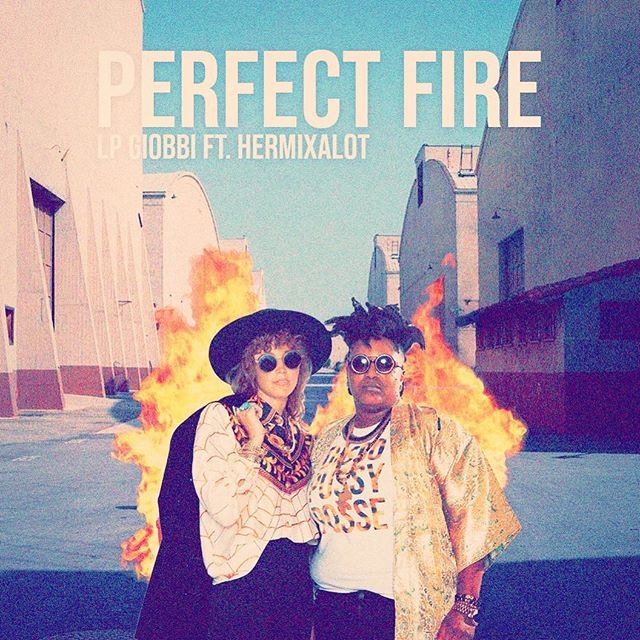 LPGiobbi's tweet image. Just in case the album artwork caught on actual 🔥, we made a backup... #perfectfire out 8/29/18
🎨: @jeffreylesan 📸: @xander_wright 🎤: @claireelisegeorge @hermixalot 💽: @weareanimaltalk ift.tt/2Nk5vXJ