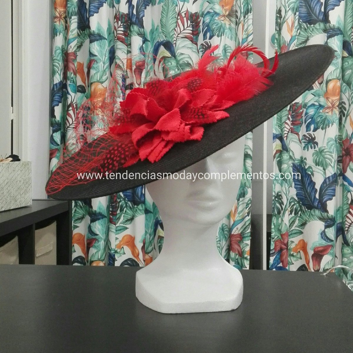 TendenciasMYC's tweet photo. 🌸 Pamela floral personalizada 🌸
Si tú también quieres tú complemento totalmente personalizado no dudes en pasar por tienda o hablarnos por privado 😉
#complementos #complementosflorales #complementoseventos #pamelas https://t.co/PO0rXouGjI