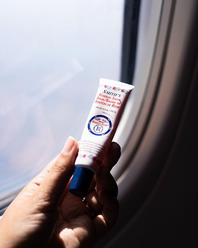 Jetting off on a late summer vacation? ✈️ Don't forget your Rosebud Salve to keep your lips hydrated whilst travelling 🌹 #TravelEssentials #PlaneEssentials #RosebudStories