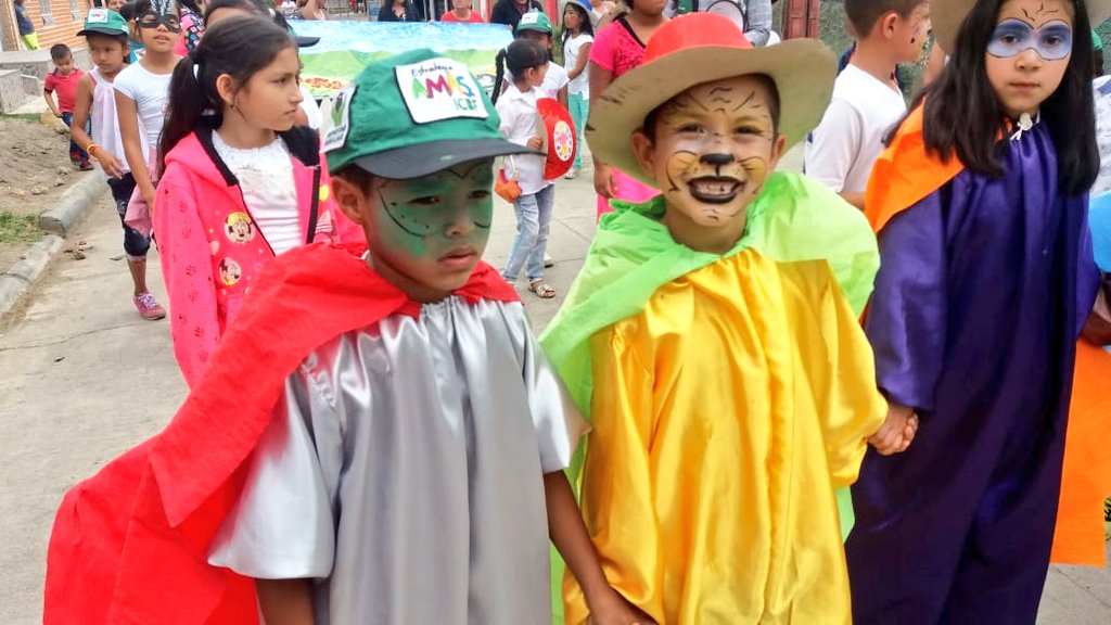 SomosParamo's tweet photo. Este fin de semana estuvimos con los niños, niñas y adolescentes de Garzón Huila en la movilización celebrando la vida y la naturaleza. #SomosParamo @FundacionalmaCO #ICBF @alegriafonseca https://t.co/LuqOk2x45R