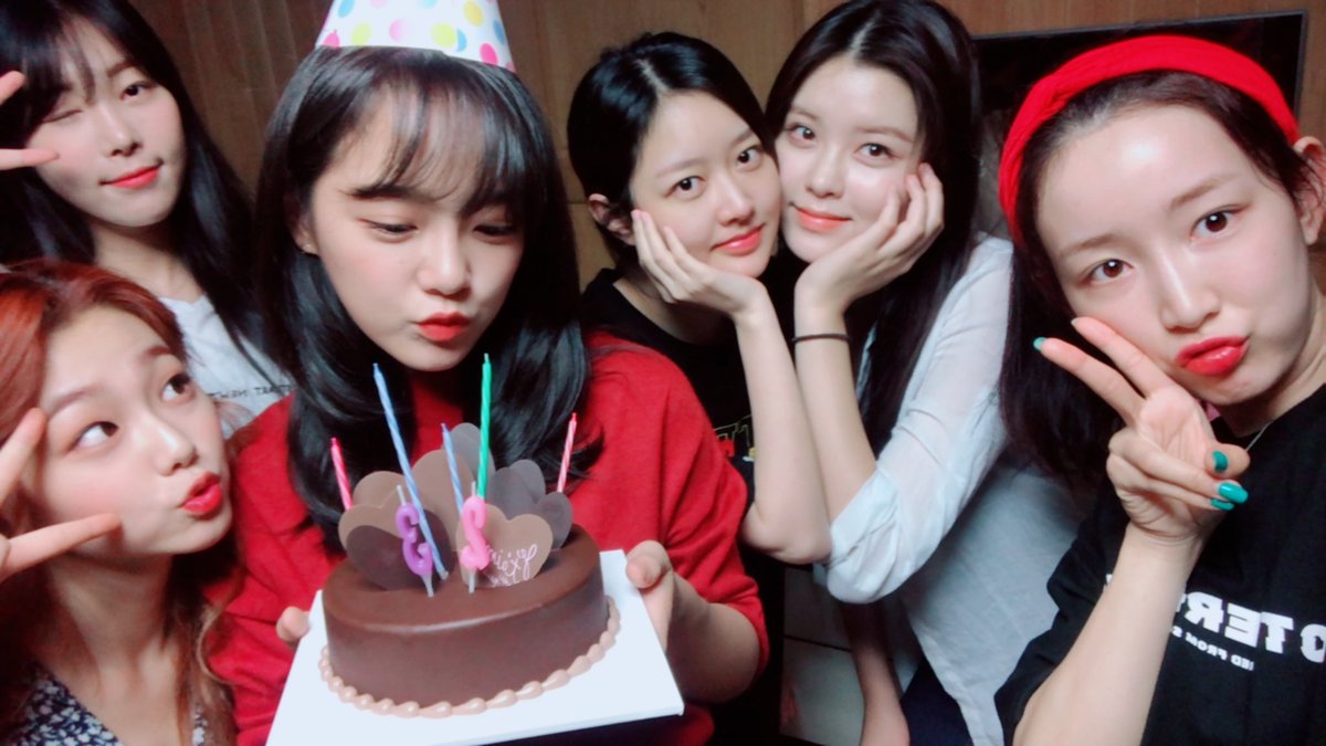 gu9udan's tweet photo. 🎂HAPPY BIRTHDAY SEJEONG🎂

세정이의 생일을 축하해❣
여름날 반짝반짝 빛나는 별처럼🌟
우리에게 와줘서 고마워❤

#SEJEONGDAY
#HAPPYSEJEONGDAY https://t.co/rFVkBKUbF7