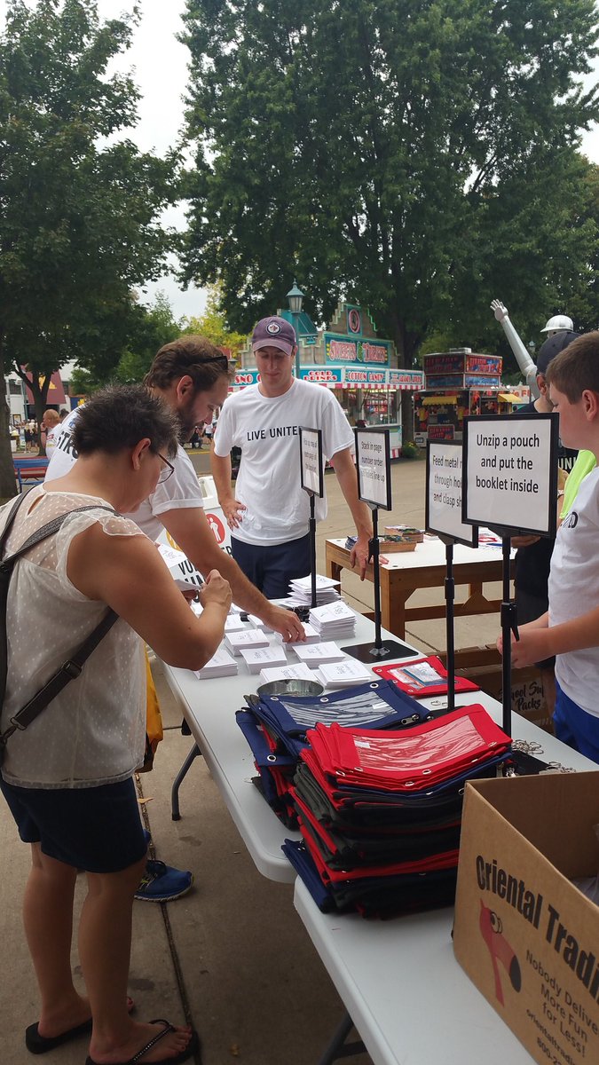 StPaulLSRC's tweet image. United Way day at labor pavilion. Volunteer United! #1u