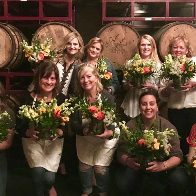 alanabrookfield's tweet photo. YOU GUYS! I’m headed back to @bullyboybooze 9/16 at 1pm for my last pre-baby floral arranging workshop and there will be drinks, dahlias and doughnuts! Head to the link in my bio and grab your tickets!
.
.
.
#bullyboybooze #floralarrangement #flowerlove … https://t.co/30bSEKrHvG https://t.co/p1McaZg9Fu