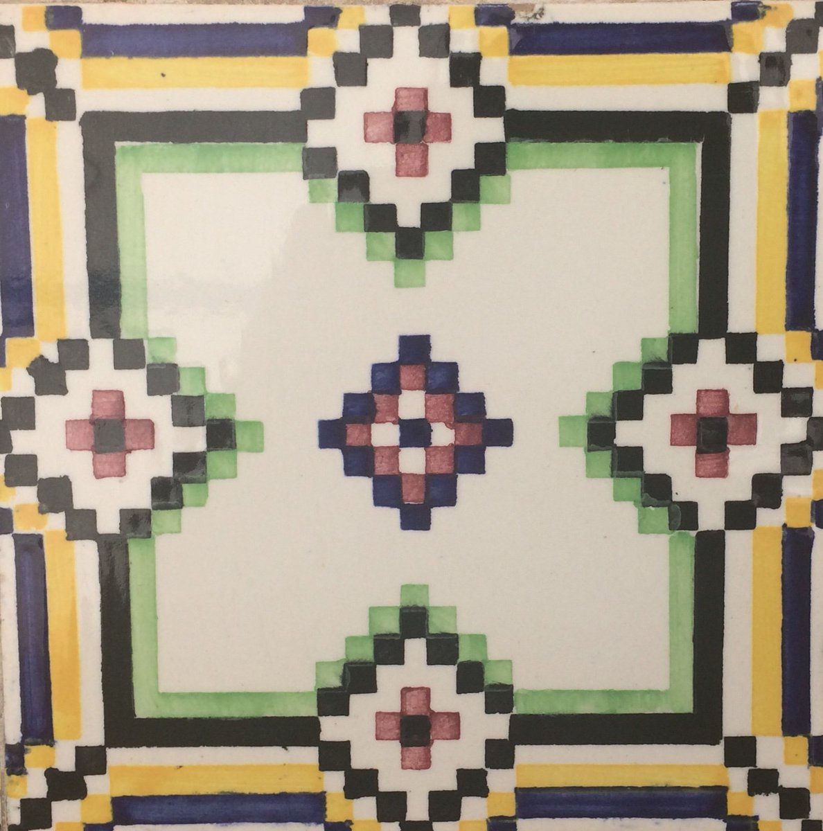 tilesofolhao's tweet photo. Tile nr 1 Rua das lavadeiras nr 58 Olhão #tiles_of_olhão #olhão #tilecrush #inlovewitholhão #azulejos #fachada #facade https://t.co/WBTjjYDQNL