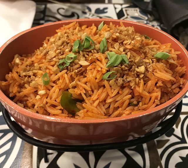 tnbtmumbai's tweet photo. There's no greater love than the love for Schezwan Fried Rice! 😍
.
Tag a friend who can't live without desi Chinese! 😊
.
#schezwan #friedrice #desi #chinese #chinesefood #spicy #ricelover #chineselove #manchurian #streetfood #wok #chinesewok #fastfoo… https://t.co/TpHSOE1qYp https://t.co/cl0Q2Zy7Kt