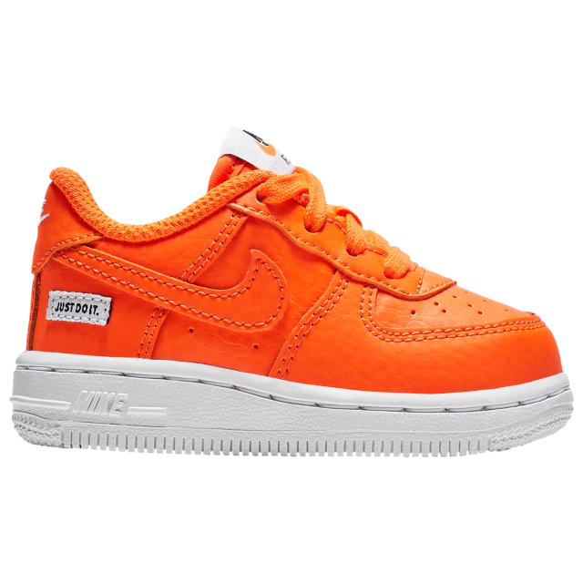 hypekids_'s tweet photo. #hypekids: 🍊🍊🍊

Shoe: Nike Air Force 1 Low
Price: $52 USD
Where to buy: https://t.co/hqoLuNyxv8
Photo: @KidsFootLocker https://t.co/wA6adDYHFZ
