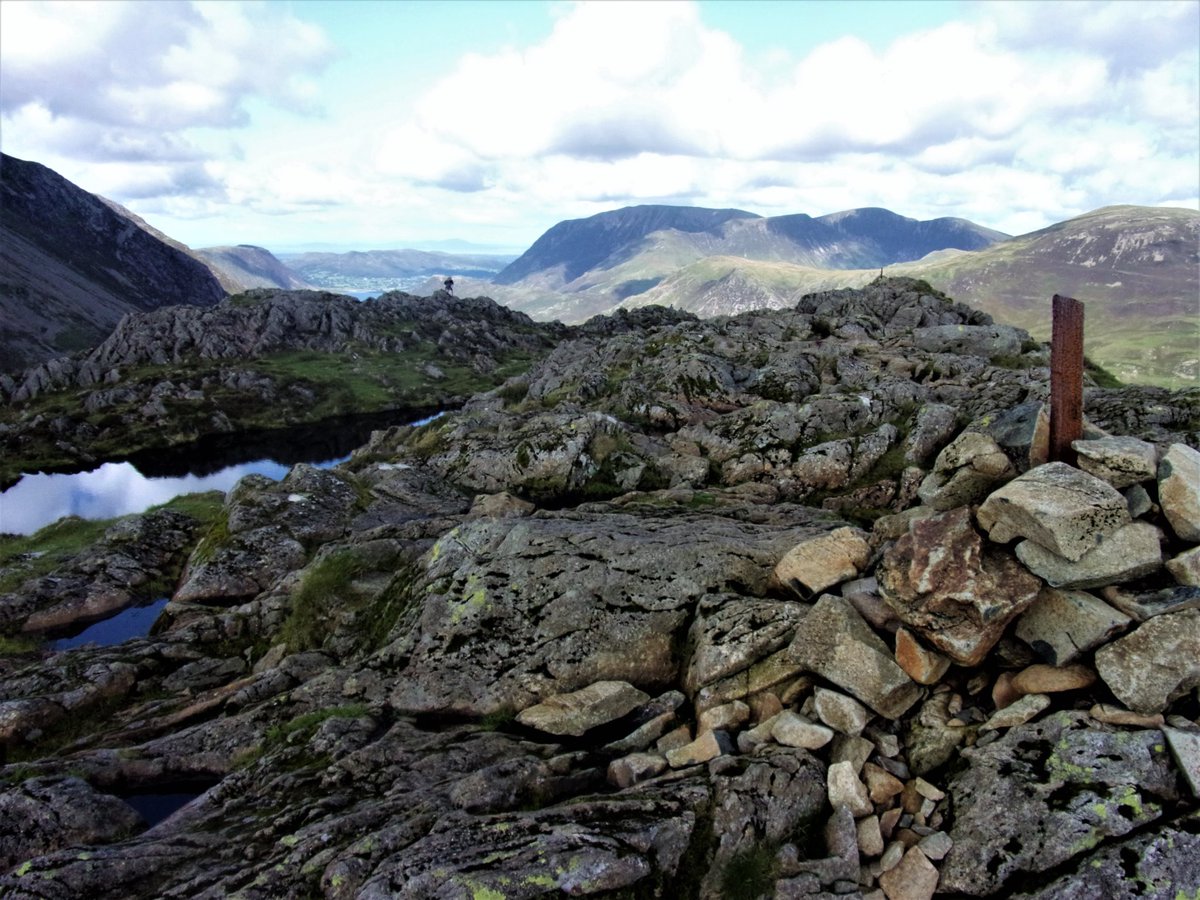 StanLeigh18's tweet photo. @glocky9 @keswickbootco @Wainwright_Pub @WainwrightRocks #InnominateTarn #Haystacks #Pillar #BlackbeckTarn #GreatGable #KirkFell #Grasmoor #Robinson #HighSnockrigg - the loftier summits look #fantastic from #Haystacks. No wonder it was AW's favourite https://t.co/ScpUZCUnkj