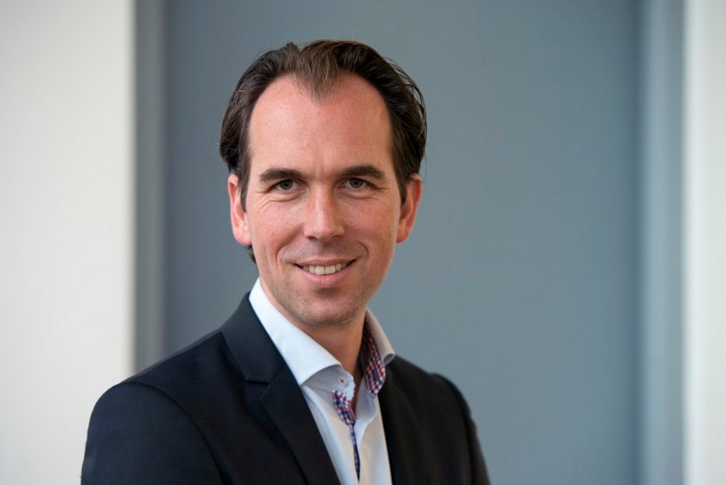 Komende nacht staat er weer een kakelverse uitzending klaar op <a href="/NPORadio1/">NPO Radio 1</a>. Van 02:00 - 04:00 gaan we het hebben over 'Ontpillen', het nieuwste boek van <a href="/davidvanbodegom/">David Van Bodegom</a>. Volgens hem slikken we veel te veel pillen. Wil je meepraten tijdens de uitzending? Bel dan naar 📞0880-1121