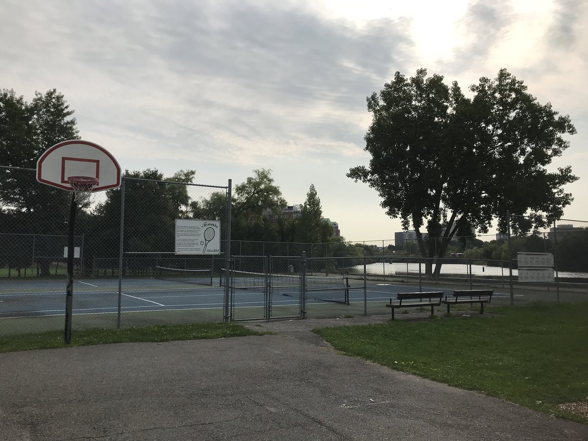 fiftysevenride's tweet photo. Out for a morning run and workout in and around our neighbourhood. What is your favourite run route in Ottawa? https://t.co/MVPWMJ5CAh