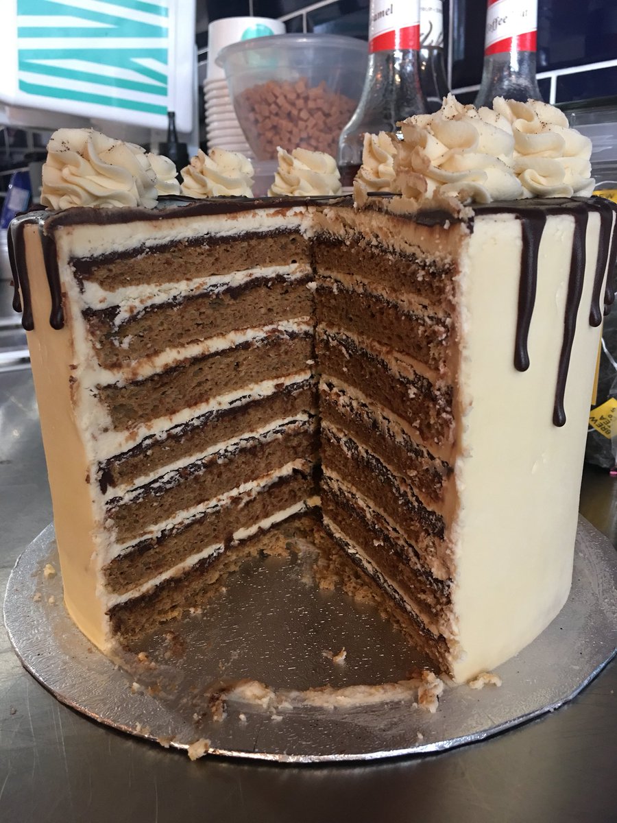 Look at those layers 😍 #cake #thelanebakery
