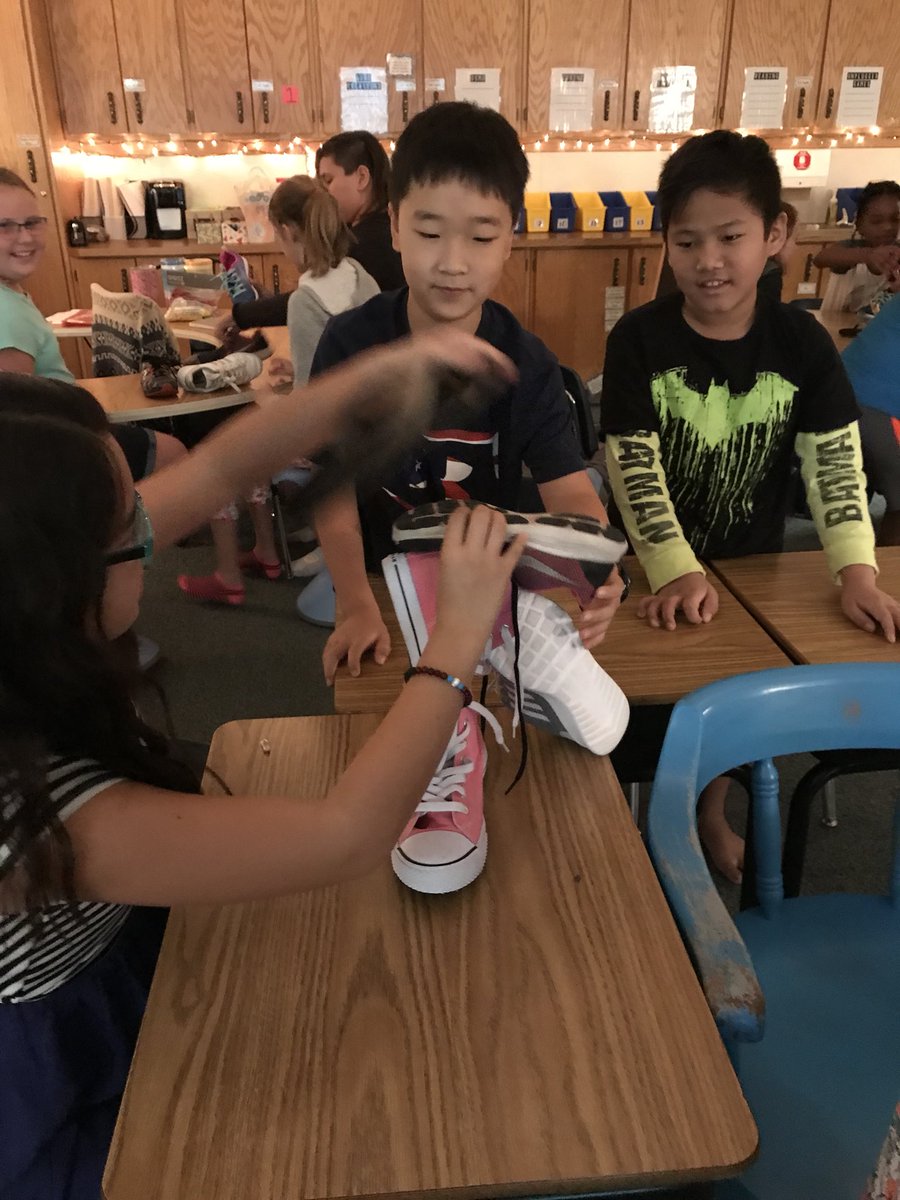 AunesClass's tweet image. Leaning Tower of FEETSA! Such a great teamwork activity! #gfwinship #gfschools #classroomteamwork