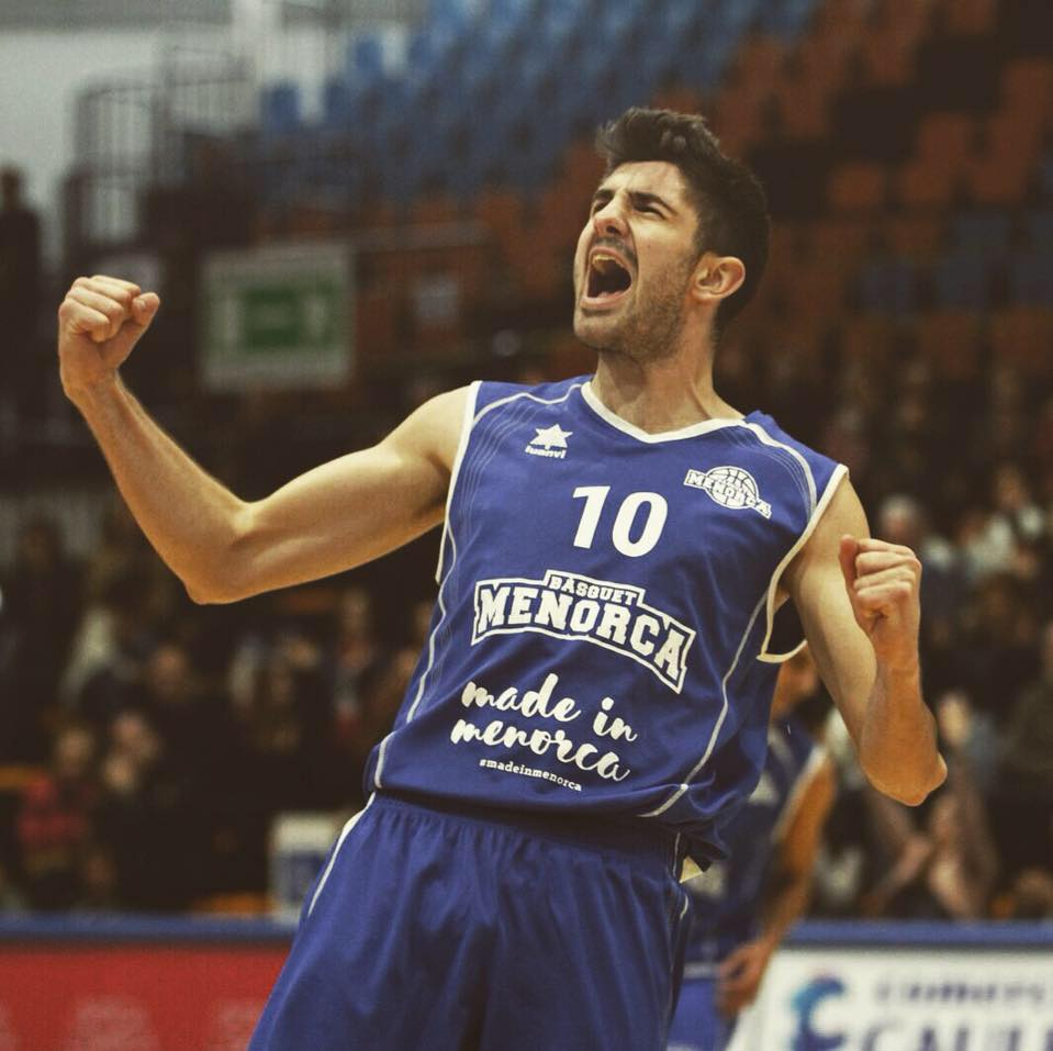 CAMESoler's tweet photo. "Alberto Artiles firma por el C.A.M. Enrique Soler y será jugador vinculado al Melilla Baloncesto"
https://t.co/yQTYL7q0u1 https://t.co/FM4aMtBnWU