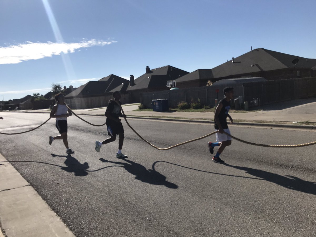 BoysFrenship's tweet photo. #Bootcamp2018 day 5, getting better everyday, but there is more work to do! #shiphoops https://t.co/aNnMaBgbQu