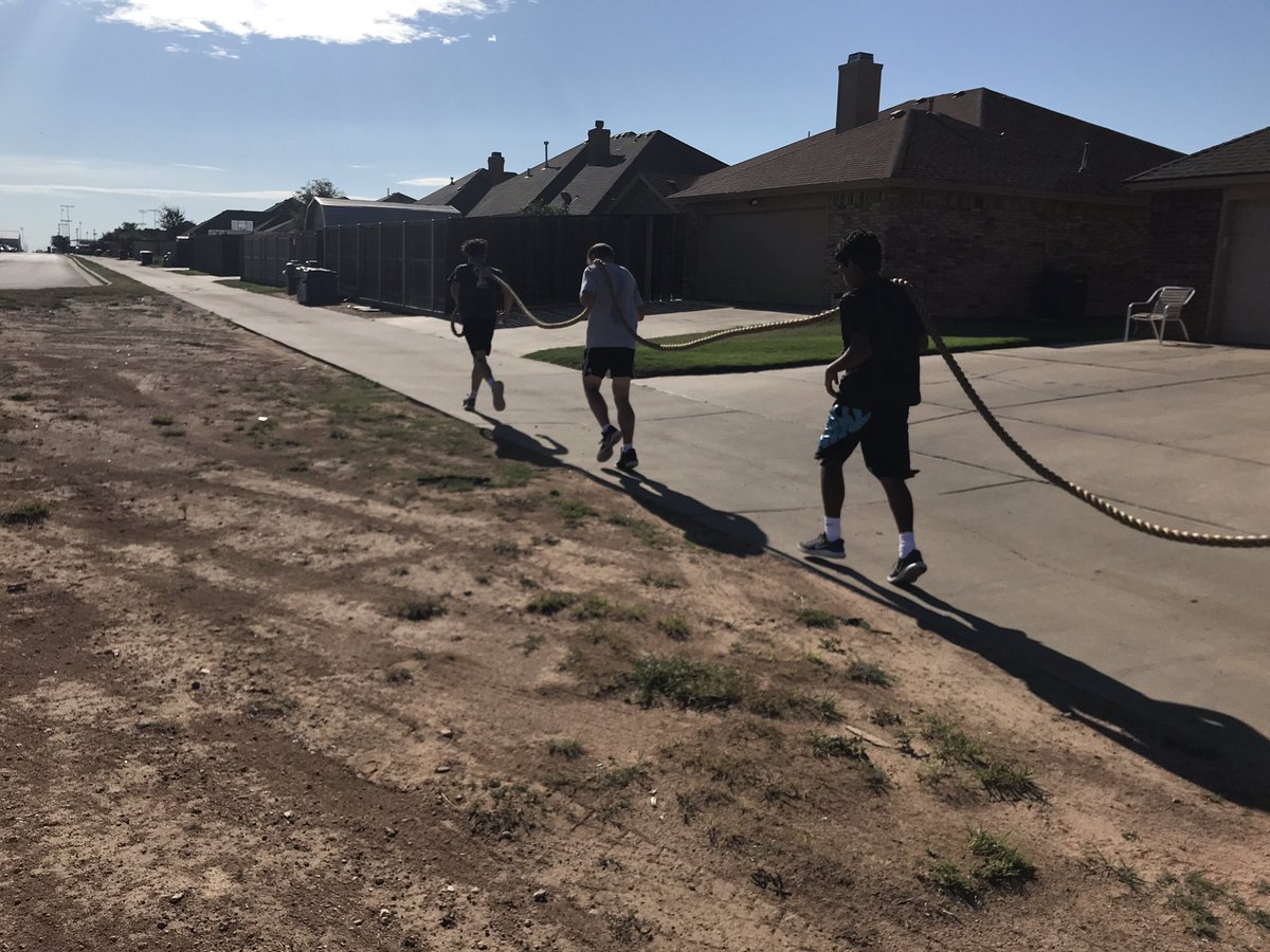 BoysFrenship's tweet photo. #Bootcamp2018 day 5, getting better everyday, but there is more work to do! #shiphoops https://t.co/aNnMaBgbQu