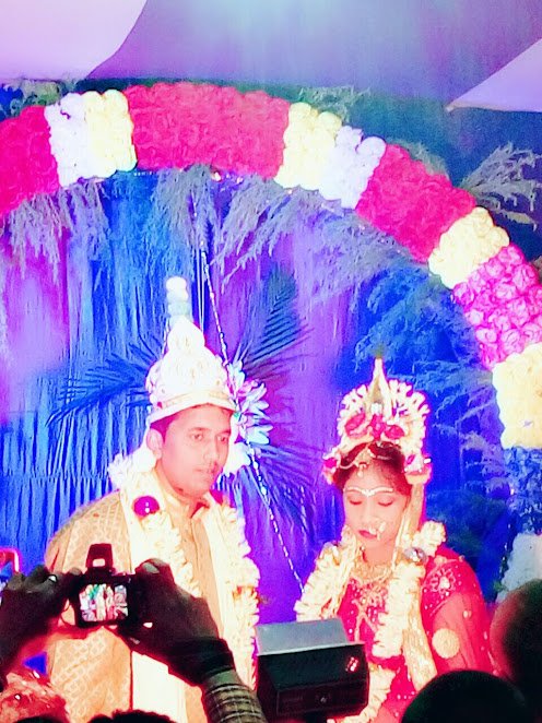 pinakiranjan21's tweet photo. @ADATATechnology #ADATA #MakingMemoriesLast Best Moment in my life , when I married with my dream girl. @sandhya_sen123 @desichipakli @PritiNivoriya @Pritigupta13031 https://t.co/ATRbOZ30lr