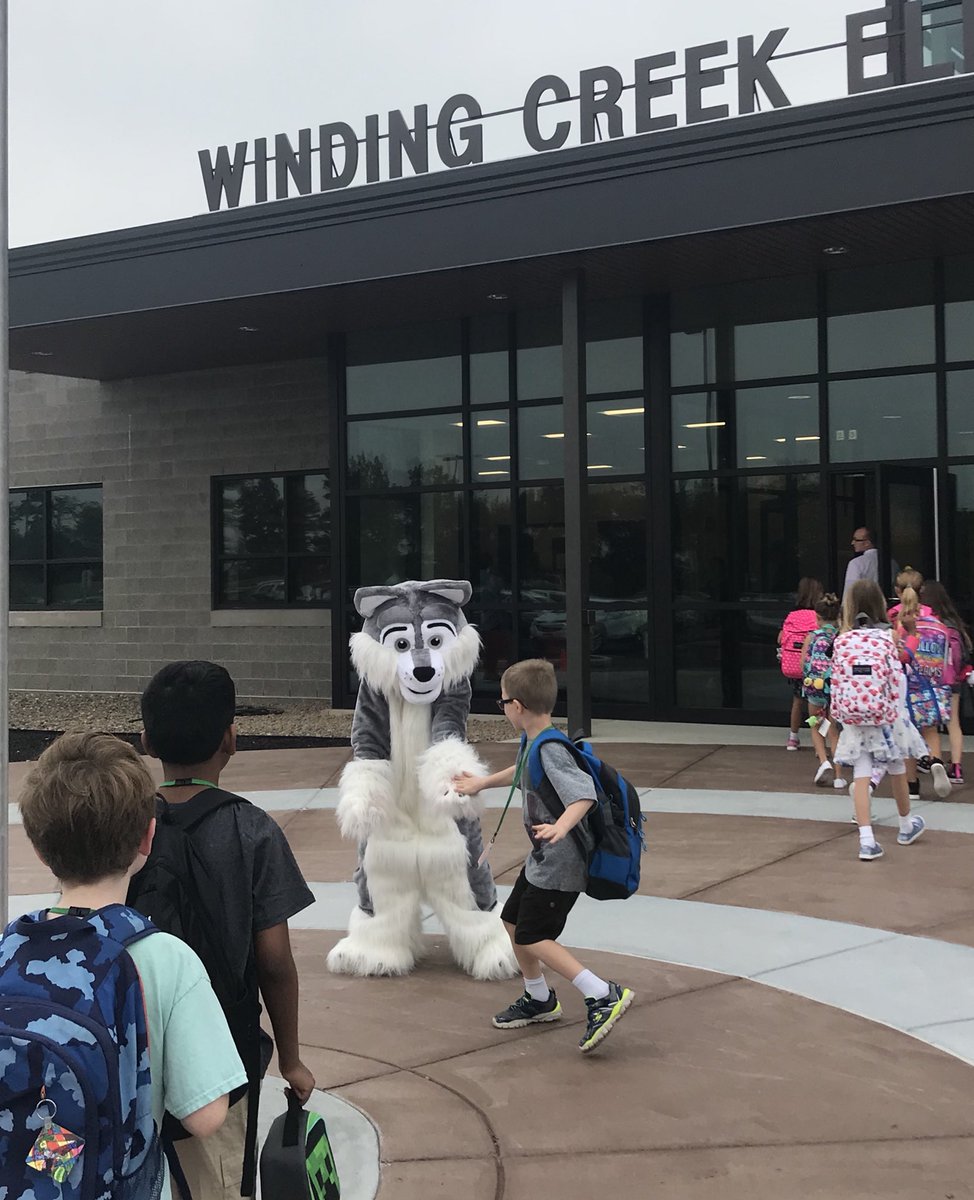 CVSDElementary's tweet photo. We are so excited to welcome everyone back for our first day #CVBacktoSchool #WCFirstDay2018 https://t.co/Oat8CeZs26