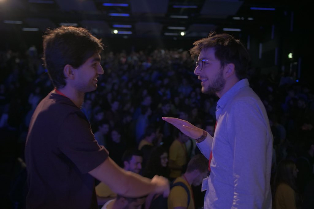 TheSchoolab's tweet image. [#TechForSociety] Il y a 13 ans, nos 3 co-fondateurs ramenaient leurs passion pour le #DesignThinking &amp;amp; le #LeanStartup de la Silicon Valley 🇺🇸 Aujourd&apos;hui, nous organisons le #Hackathon de rentrée de l&apos;@EDHEC_BSchool pour la 2ème année consécutive 🚀