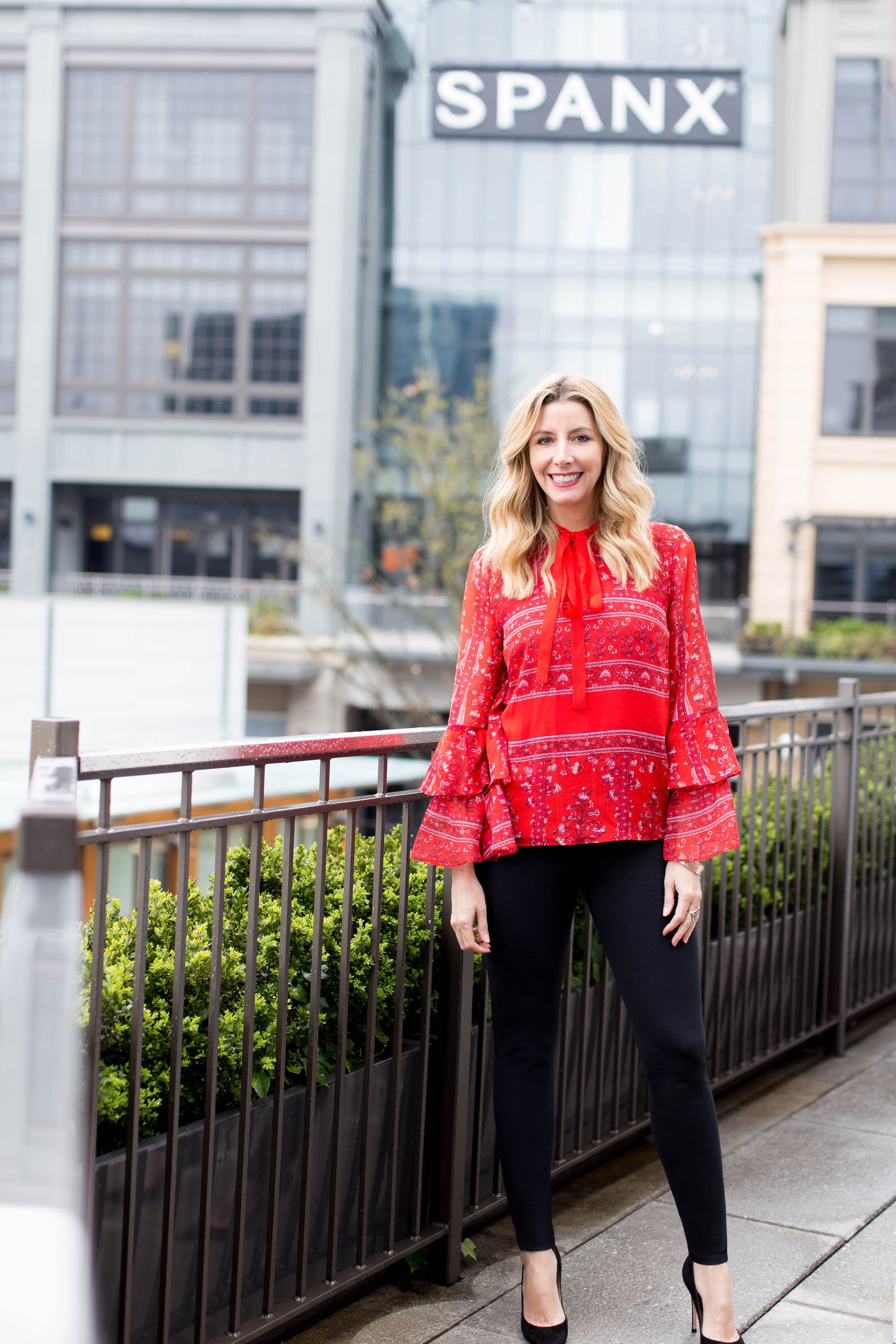 QVC على X: Sara Blakely looks AMAZING in our BEST deal of the day from @ SPANX ! You'll love their tummy shaping panel, loungewear feel & office  appropriate look! Grab your pair