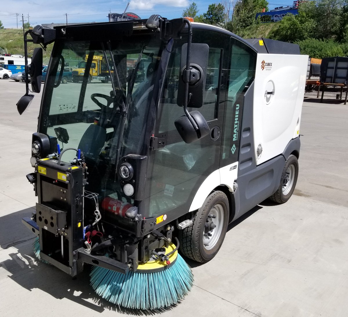 CubexLimited's tweet photo. We have 3 - 2017 Mathieu MC210 STREET SWEEPERS - 4 Solutions in 1: pure sweeping, versatile sweeping, scrubbing & washing. #sweeper #StreetSweepers #ParkingLotSweepers #UsedSweeper #sweeperbroom #MiniSweeper #sweeperparts #Brantford #Montreal #Calgary 1-877-Go-Cubex (462-8239) https://t.co/VwNlzBOvJi