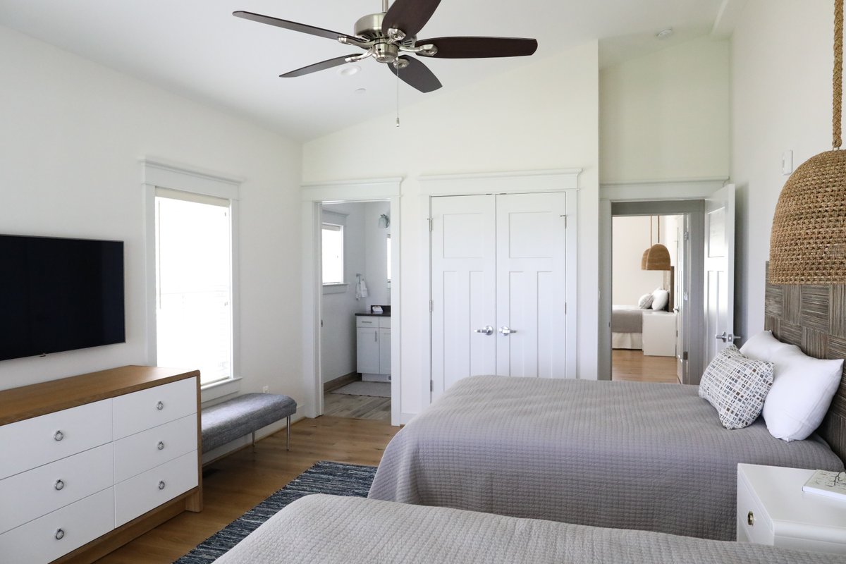 Queenstown Harbor tweet media