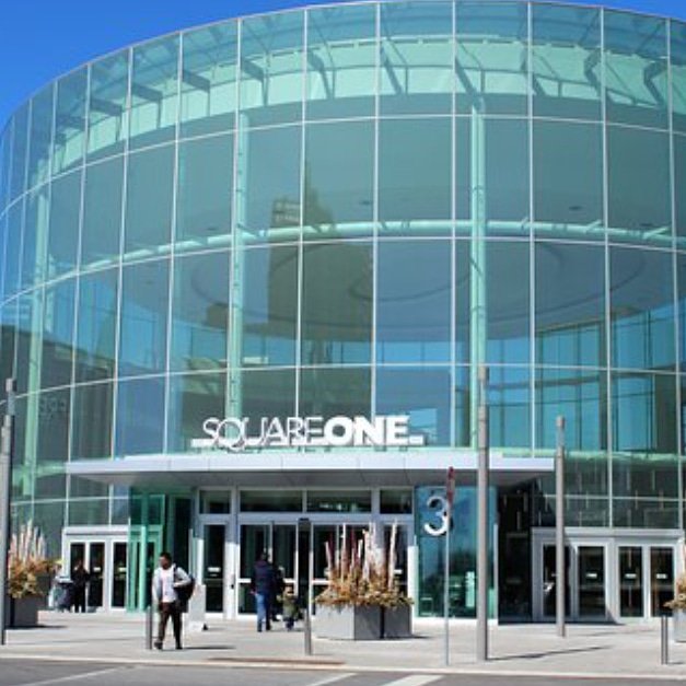 jasonsweet419's tweet photo. One of Canadas largest malls in Mississauga, Oxfords Square One Properties just ratified a new 4 year Collective Agreement, Great job Bargaining Team. #419Strong ✊ #teamsterscanada #teamsters #mississauga https://t.co/rl0RXiem01