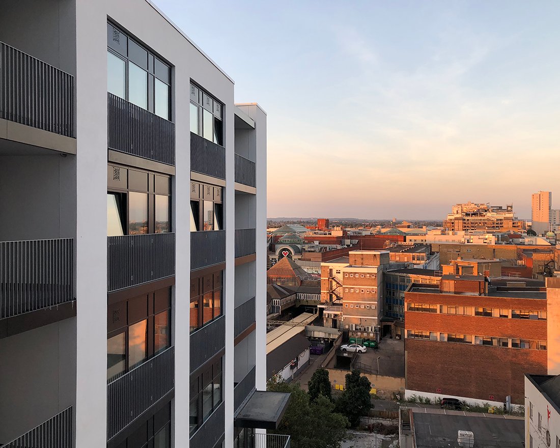 Farrells's tweet photo. The setting sun reveals a spectacular view from the almost completed Horizon Building
@uandiplc #Farrells #FarrellsArchitects #LondonArchitecture #colour #light #shadows #detail #Perspective #Sunset #Construction #TheHorizonBuilding #HorizonBuilding #Ilford https://t.co/njMSND9G2j