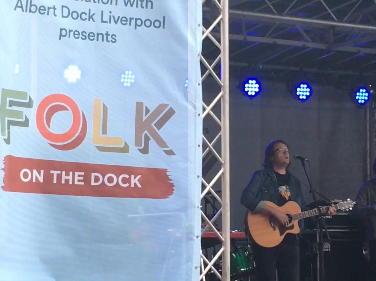 Finishing the afternoon in style at ⁦<a href="/FolkOnTheDock/">Folk On The Dock</a> ⁦<a href="/theAlbertDock/">Royal Albert Dock Liverpool</a>⁩ is our old mate ⁦<a href="/RobVincentMusic/">Robert Vincent</a>⁩