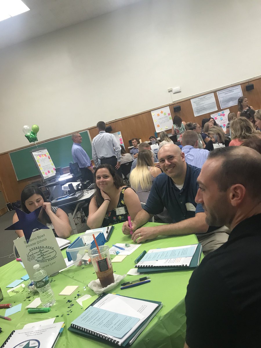 teachergirl27's tweet photo. Lots of connecting and collaborating! #NSO2018 @NSyracuseCSD https://t.co/D4Pc5O9y2T