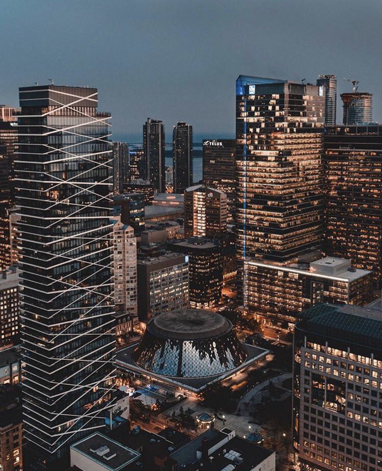 HarhayDev's tweet photo. Awesome pic of #theatrepark by #harhaydevelopments repost from @torontomind π·by @tsquaremedia https://t.co/VnYG26FTOu