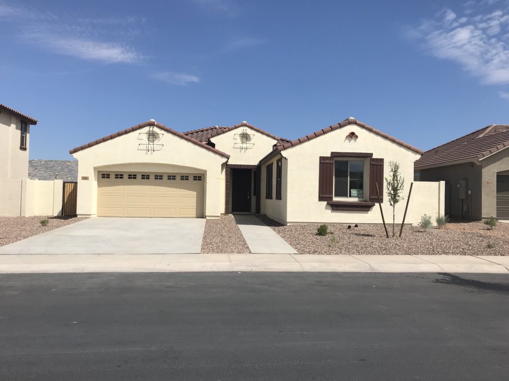 Trillith2k's tweet photo. 🏠 moving in 2 days. 🙂 https://t.co/WafmhHwGis