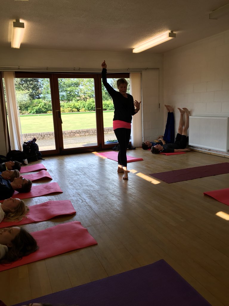 hubbylovescake's tweet photo. Day 1 of a six week block @DumfriesASC #wedoyoganotpilates #wholeworldofpain #lotsofgrunting πππͺ https://t.co/0iF5UZ8rRf