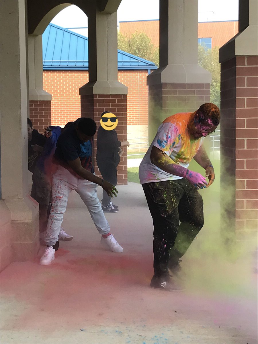Spartans_SMS's tweet photo. Who says Monday has to be boring?! Here at #SMS, weβre gearing up for our @SchoolAThon fundraiser! Our students got to practice throwing the powder on Principal Mason π Stay tuned for more information reguarding this AWESOME event! #GoSpartans #ColorRun #ColorAThon https://t.co/2O3sNWSQaZ