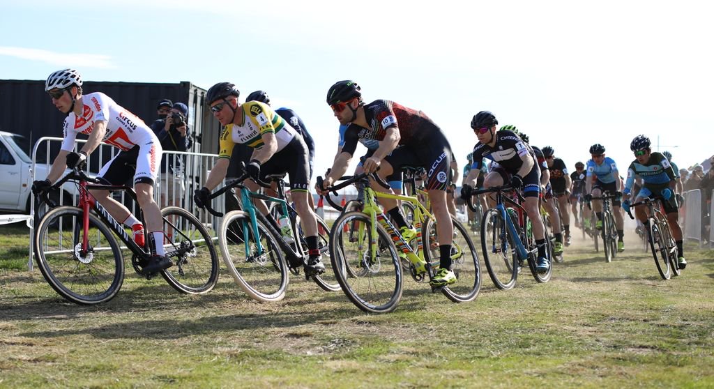 UCI_CX's tweet photo. Still summer 🔥 in the northern hemisphere but over in Australia 🇦🇺, the CX season reached it's end last weekend with the last round of the Cyclo-cross National Series!  📷 Mark Geary @MTBAust 

Round 1 2018/19 @Telenet UCI CX World Cup  👉 23 September Waterloo USA 🇺🇸 https://t.co/nrT7wB1BpL