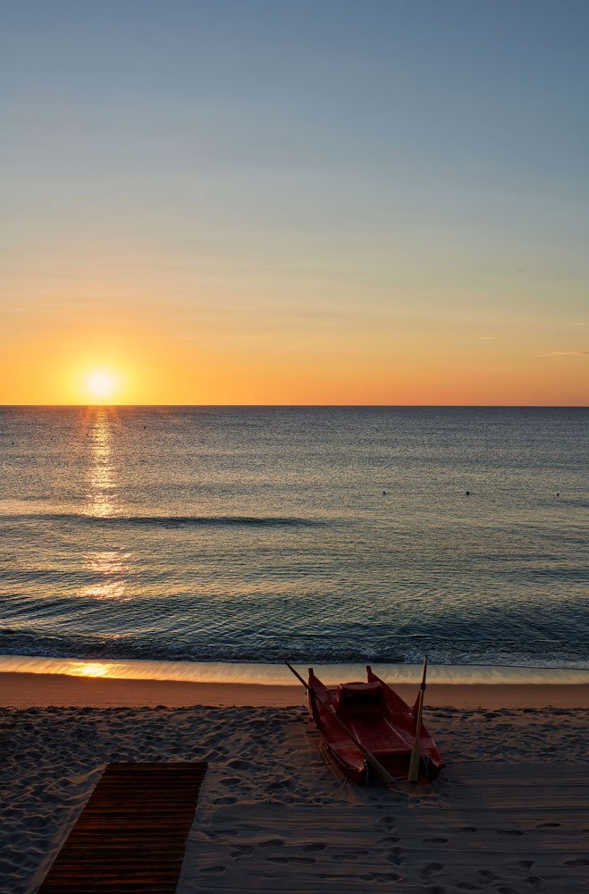 Villa_del_Re's tweet photo. See sunsets from our beach: every day an incredible emotion #lavilladelre #hotel #sardinia #costarei #italy #luxuryhotel #smallluxuryhotel #slhluxuryhotels #5starhotel #sea #sunset #beach #sunsetime #summer #colours #sun #sardiniasea #paradise #seaview #amazing #italyhotels https://t.co/tgC3vYcMJN