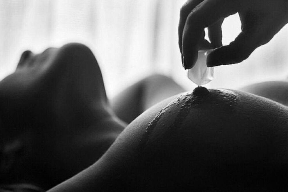 InseparableSou1's tweet photo. I love the way your hot body sensually melts down the ice inside every pore of your skin.
#Erotica #Love #Passion #ForeverYours https://t.co/BxETiVW9Kg