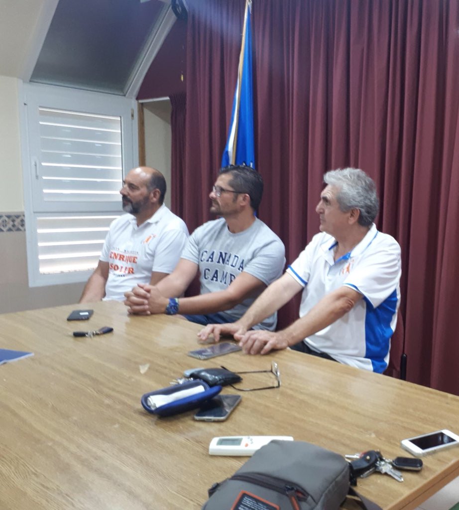 CAMESoler's tweet photo. Reunión de pretemporada con jugadores, cuerpo técnico, presidente y directiva... COMENZAMOS!!!! https://t.co/7OaM7cVgVQ